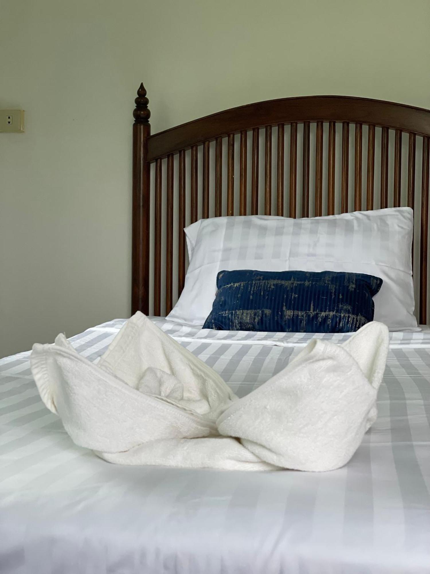 Sunrise Beach Villa Surat Thani Phòng bức ảnh