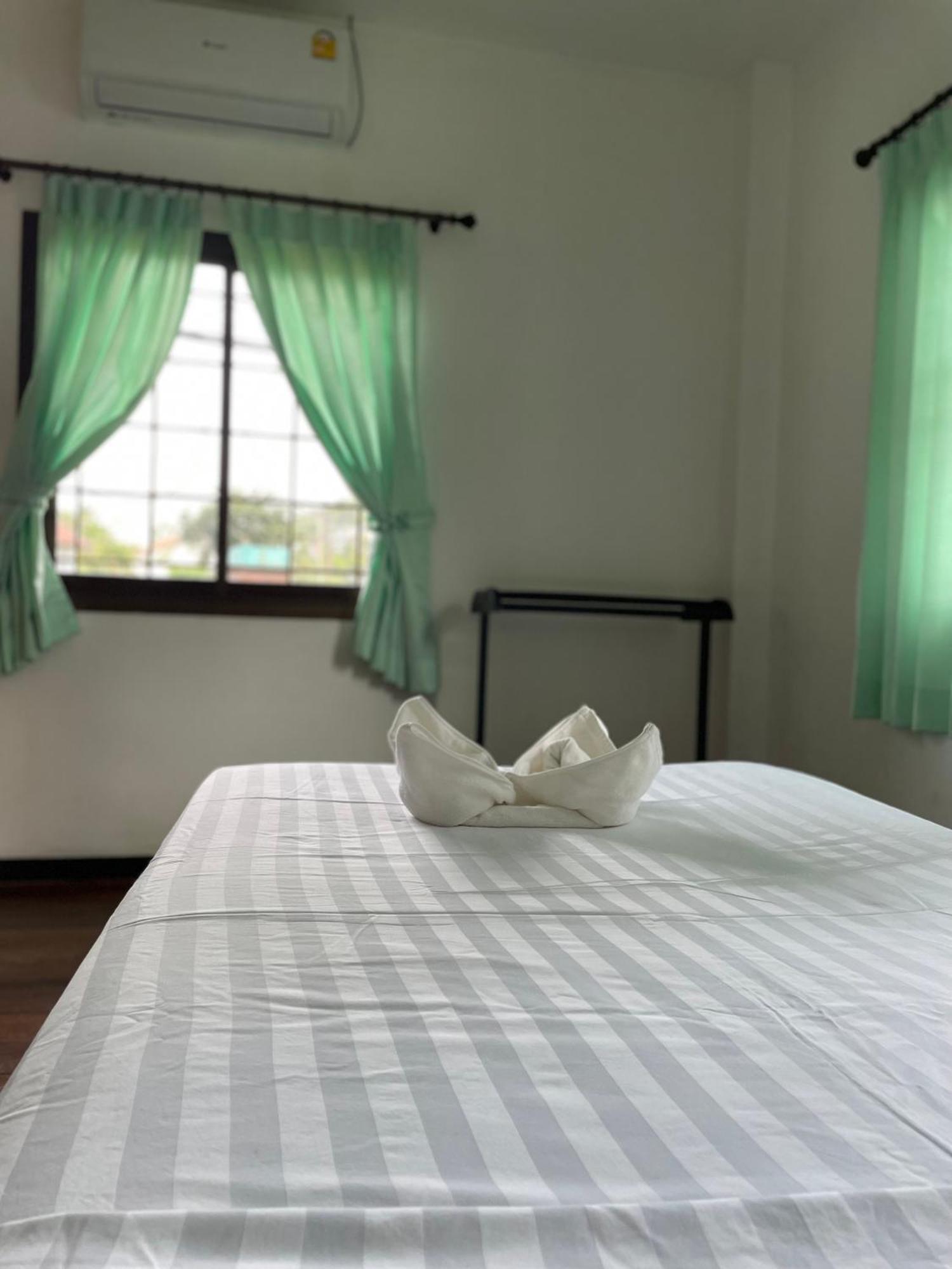 Sunrise Beach Villa Surat Thani Phòng bức ảnh