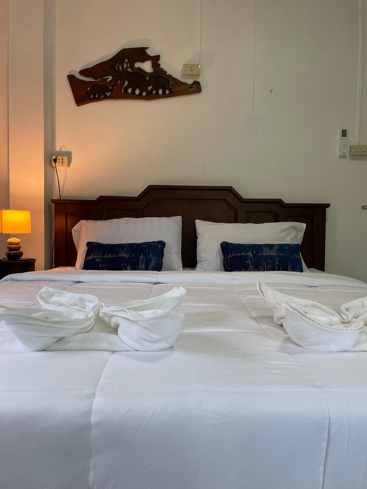 Sunrise Beach Villa Surat Thani Phòng bức ảnh